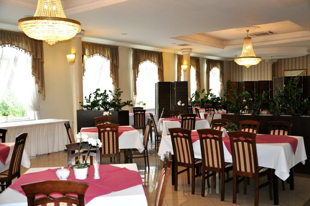 Hotel Korona Rzeszów Exteriér fotografie